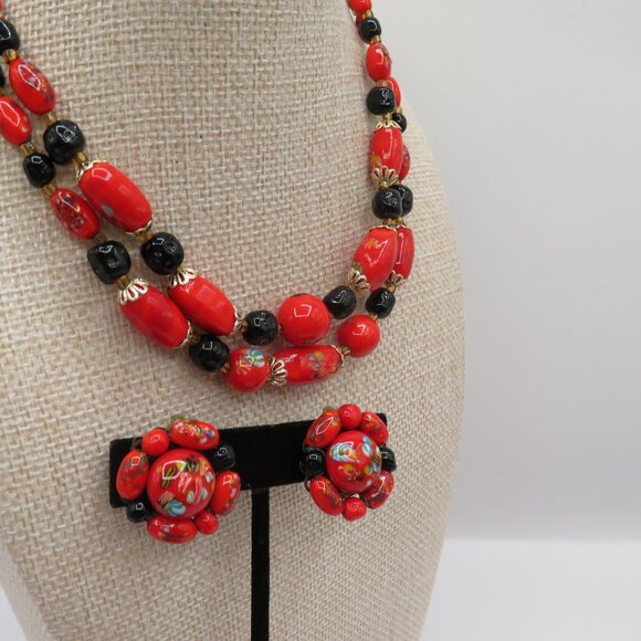 Vintage Red and Black Beaded Necklace and Clip On Earrings Set - Picture 4 of 14